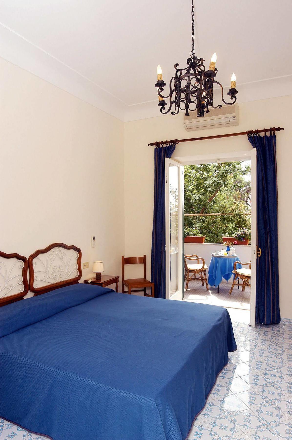 Hotel Villa Sarah Capri Room photo
